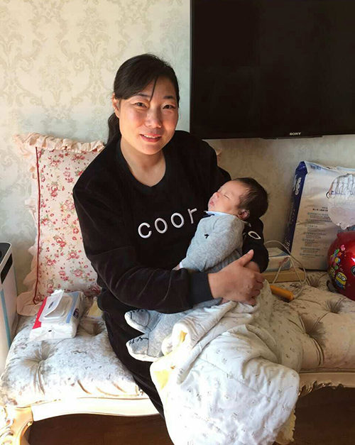 企业资讯 > 昆明钻石月嫂去哪家 爱恩服务热情   昆明月嫂对新生婴儿