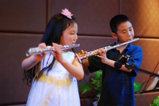 郑州儿童学长笛学费,爱音艺术培训欢迎你 - 教