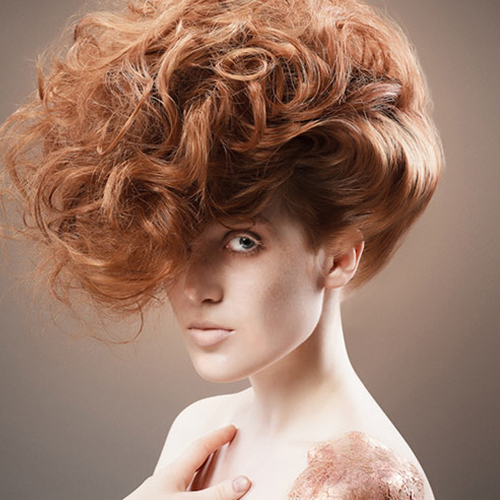 成都佰亿浅谈化妆造型师工作前景