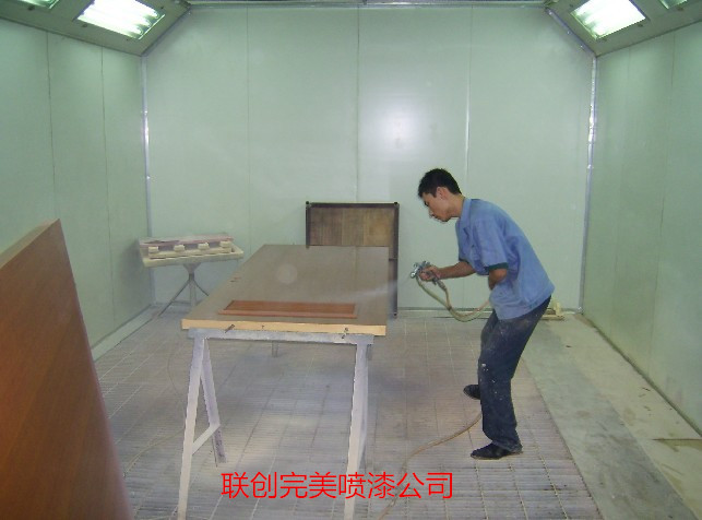 北京丰台区钢结构喷漆楼梯护栏喷漆防盗门油漆喷漆公司