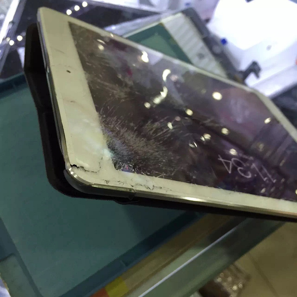 Apple Now Able to Repair an iPhone 12 Pro's Cracked Rear Glass Without ...