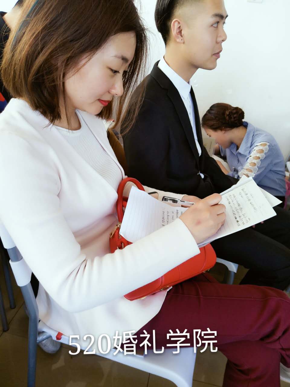 温江口碑好的婚礼主持人培训学校,教您互动串