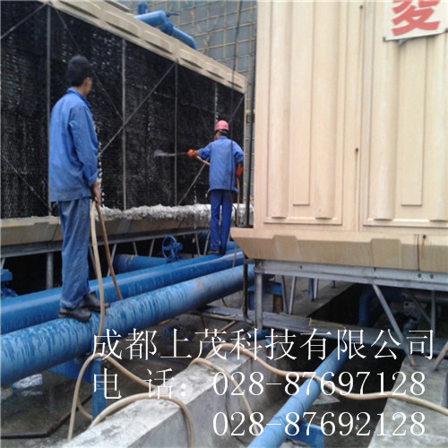 成都工人为何对冷却塔定期检查和清洗