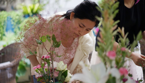 上海鲜花预定_cf龙啸预定成功_酒店预定餐桌服务图片(3)