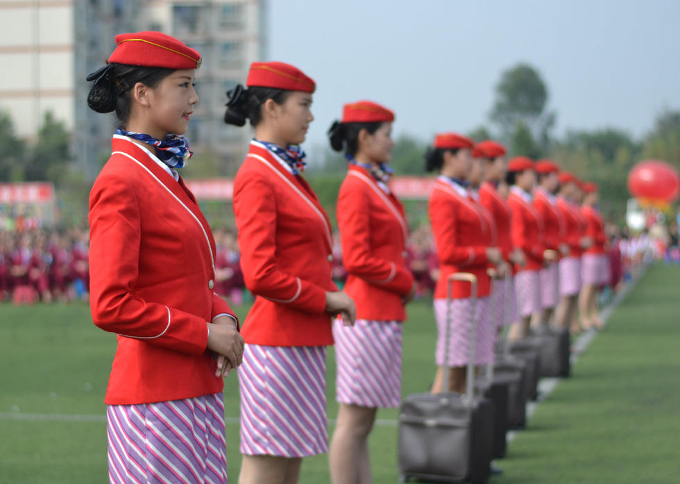 成都东星航空学校的学费是多少