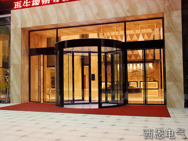 西恩电气自动旋转门 开创了一个新的旋转门天地