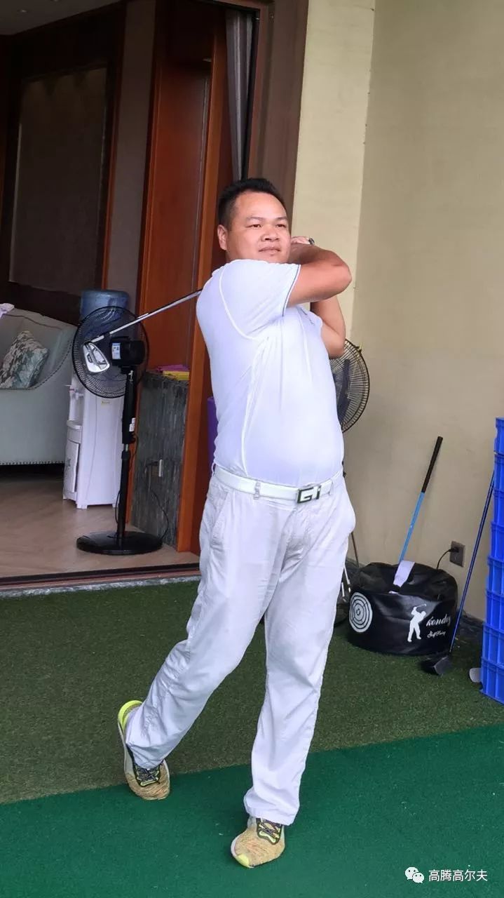 深圳哪里有专业的高尔夫球培训课程 - 教育文化