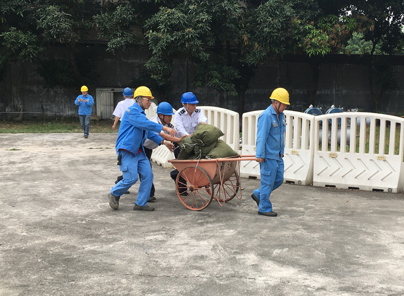 浩晴物业公司组织防风防汛应急演练