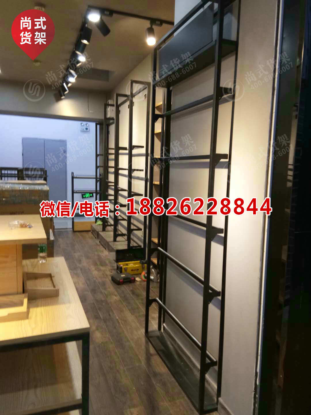 门服装道具以及伶俐绿党饰典道具百货名创优品