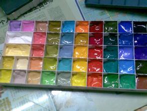 美术用品调色盒中颜料排列顺序