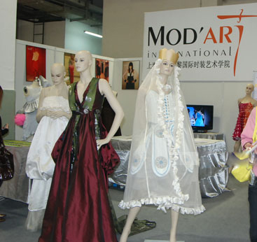 法国留学美术音乐设计影视制作播音主持等艺术