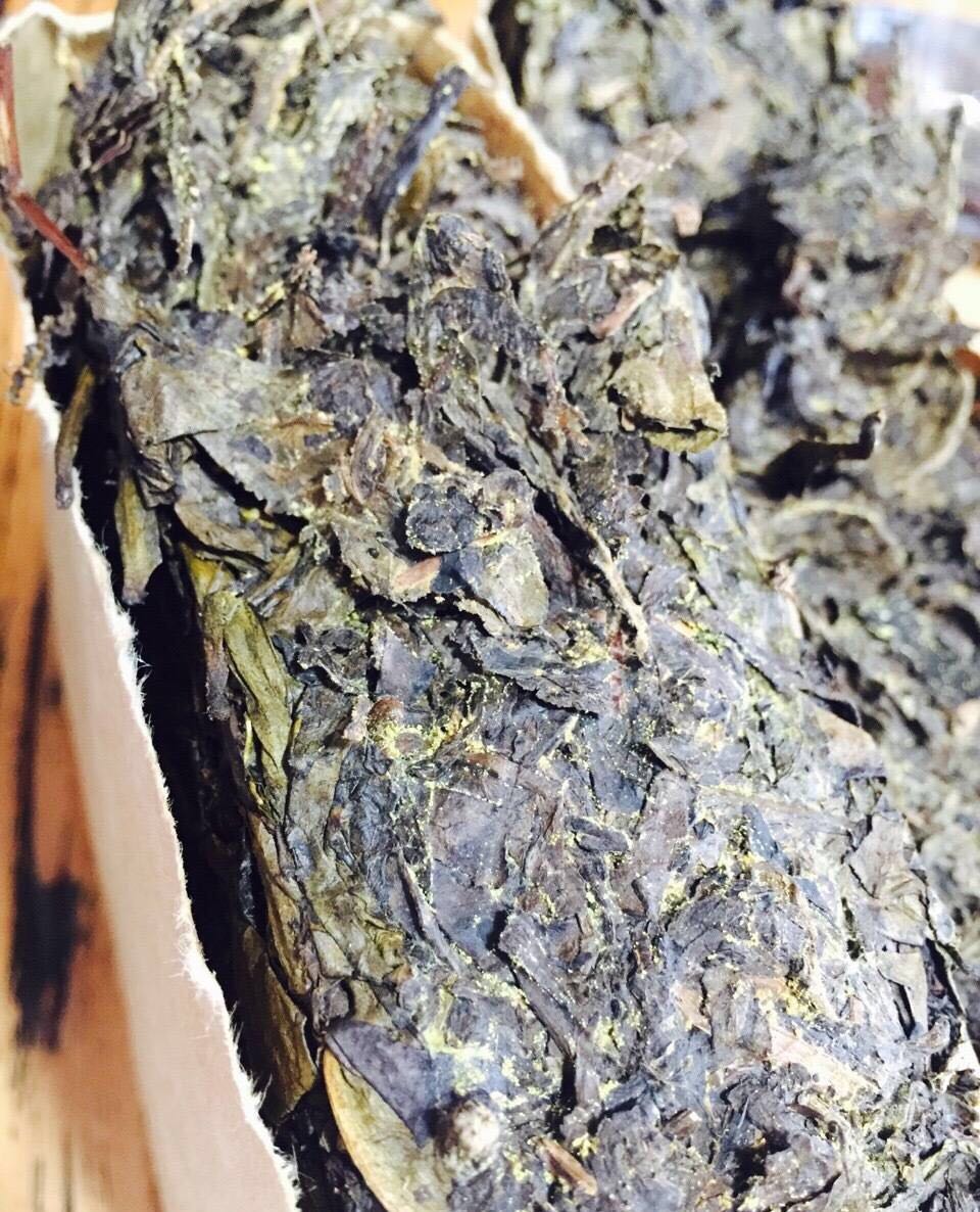 拾叶先生是一个全新茶饮品牌,出售青木茶,黑茶,白茶,茯砖,千两等产品