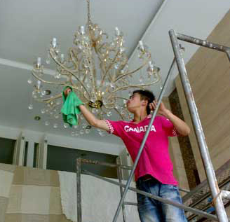 濮阳保洁公司告诉你,清洗水晶灯的步骤有哪些