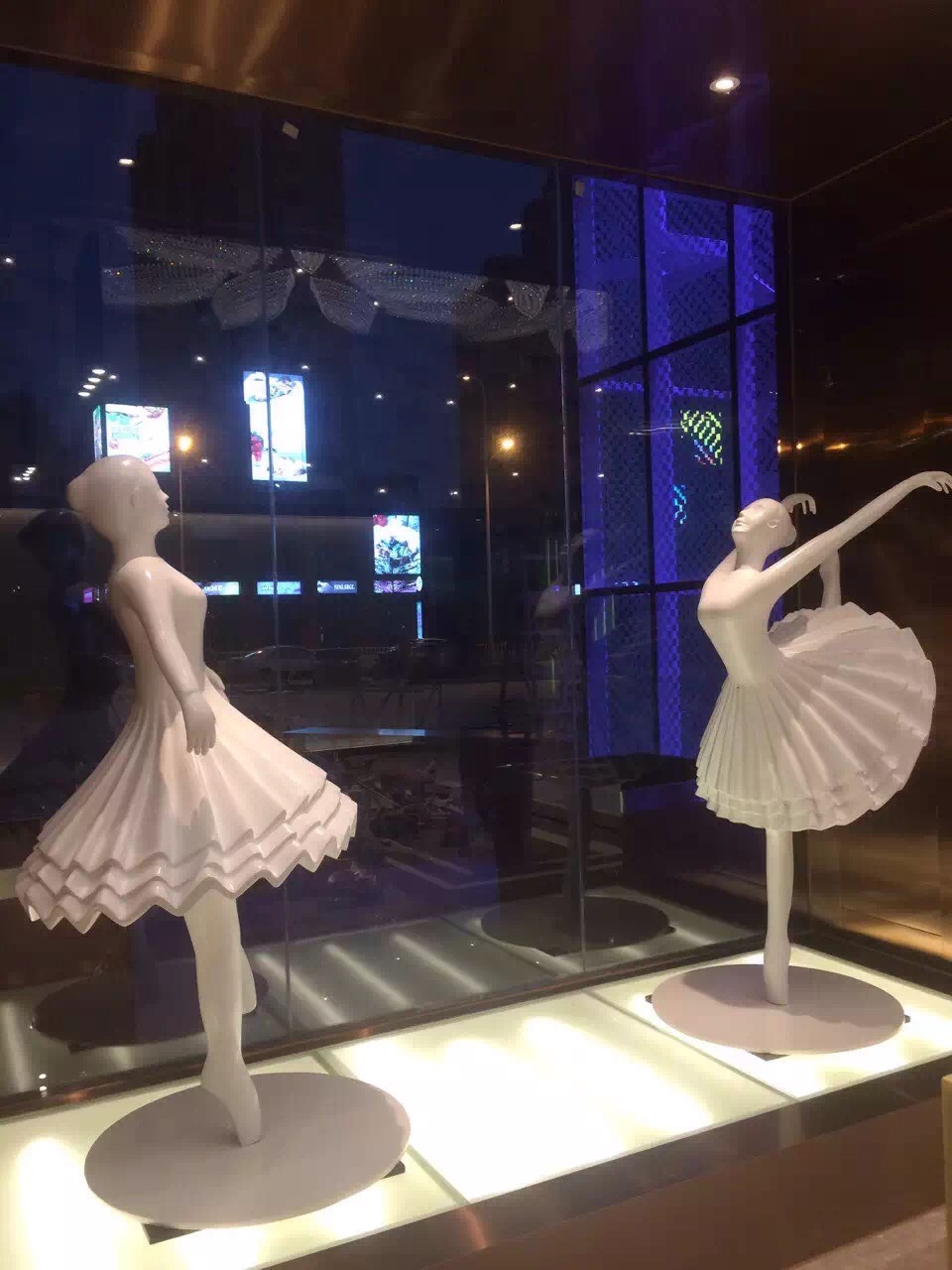 房地产销售中心装饰雕塑人物雕塑小品雕塑 - 房