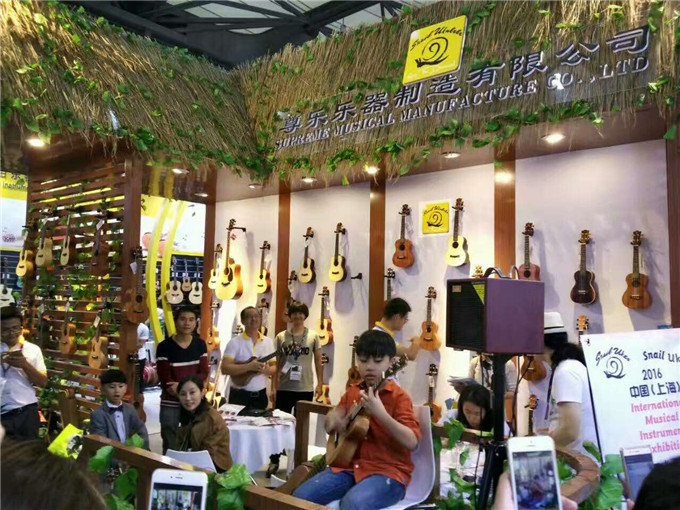 蜗牛尤克里里价格合理,音质好,备受年轻人追捧