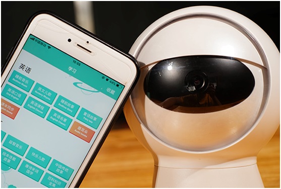 孩子学英语好帮手 小墨儿童英语学习智能机器