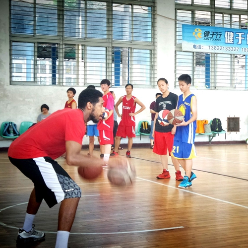 广州哪里有青少年篮球培训夏令营