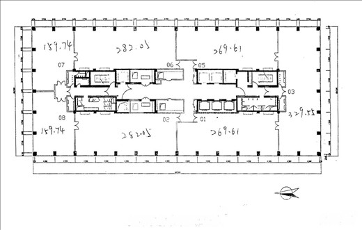 的建国门高档商务地域正中心,东临赛特大厦,西毗长富宫,南依燕华苑,北