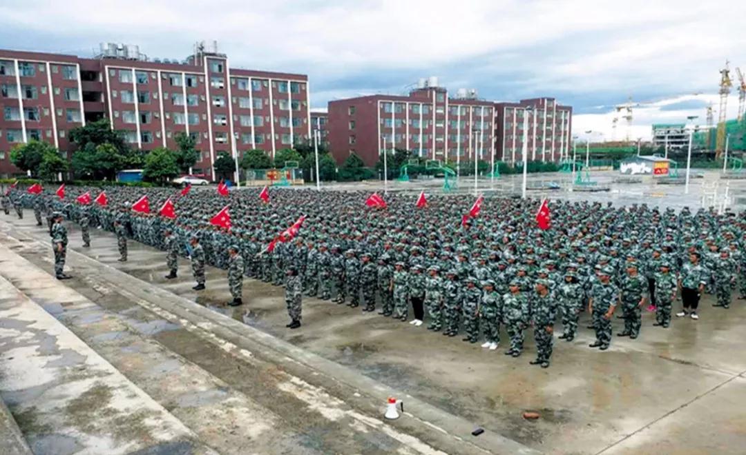 卫校报名需要带什么        昆明市卫生学校是一所办