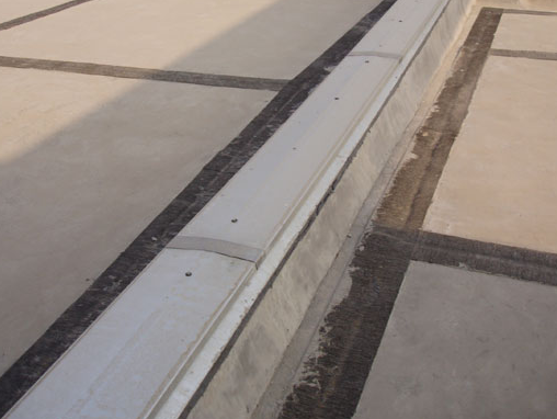 屋面变形缝的防水构造应采用什么做法锐智明建筑防水工程