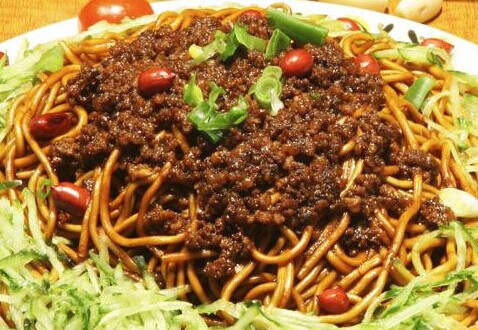 南阳哪里有教炸酱面热干面的小吃学校吗,正宗