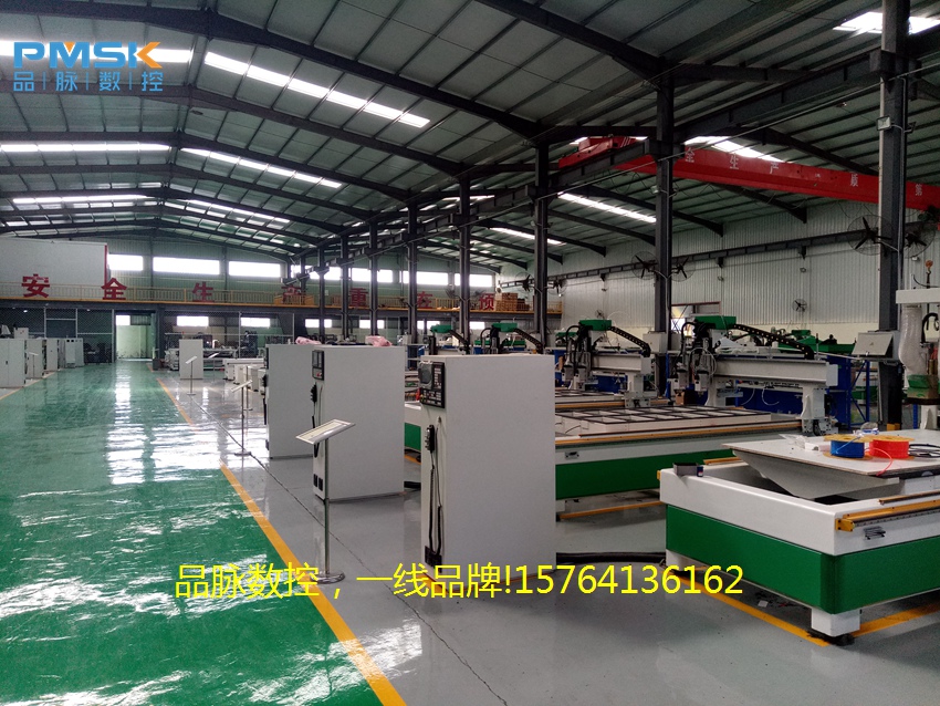 开办定制板式家具小工厂需要什么设备?数控开