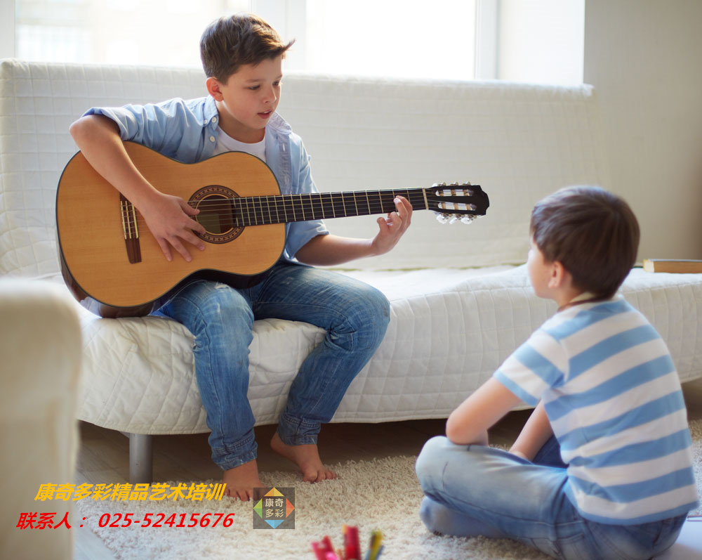 小孩几岁可以学吉他南京学吉他哪家琴行好 - 老