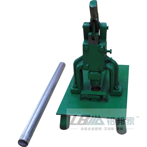 加工铝合金家具需要什么设备及晶钢门设备 机