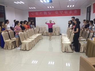 四川广元儿童主持人教师培训费用及具体培训时