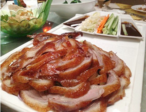 新乡哪学果木烤鸭包教会新乡培训烤鸭走致富路