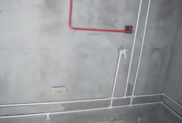 【番禺苹果装饰】卫生间到底是明管好还是暗管