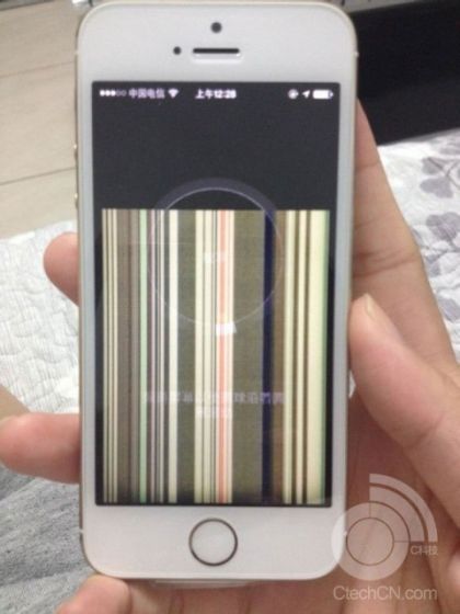 苹果5S外屏玻璃裂了维修多少钱?深圳iphonE专