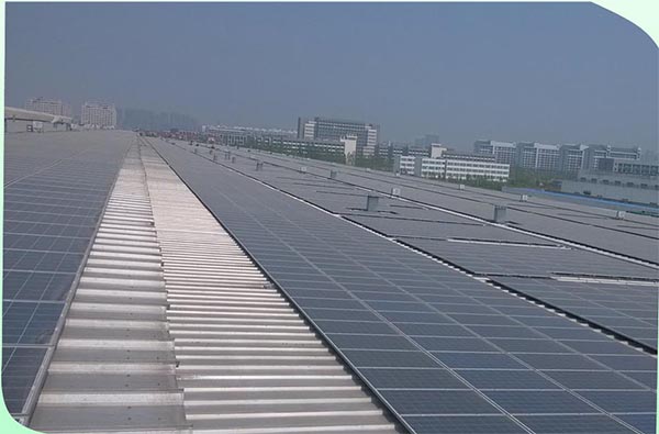 新乡工厂屋顶光伏发电的发点成本高吗?