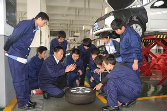 乐山学生不想读普高,学汽车修理好不好找工作