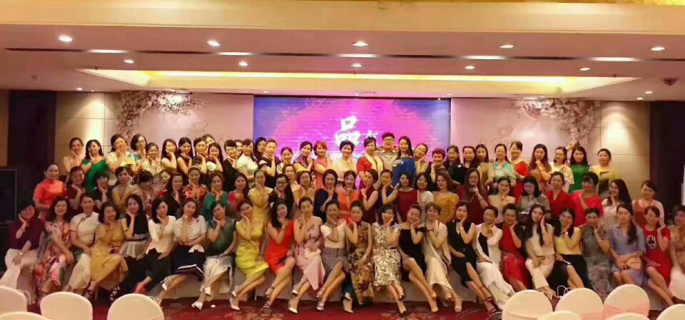 个人形象顾问哪里找色彩形象顾问哪好品衣识人