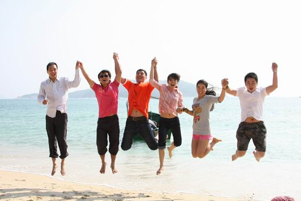 制作公司团队集体温馨视频|公司聚会以温馨感