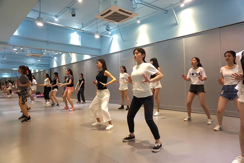 深圳南山哪有青少年街舞培训班学街舞一节课学费多少