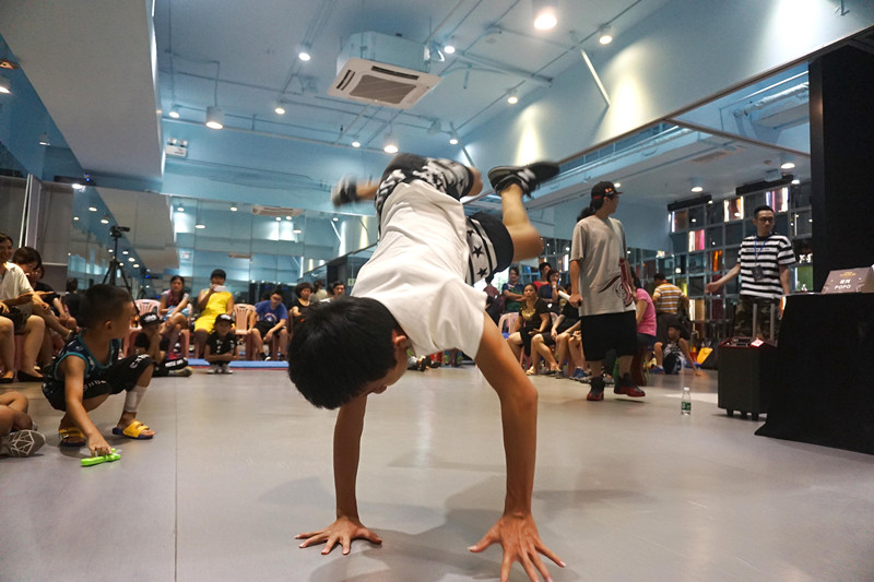 深圳南山哪有青少年街舞培训班学街舞一节课学费多少