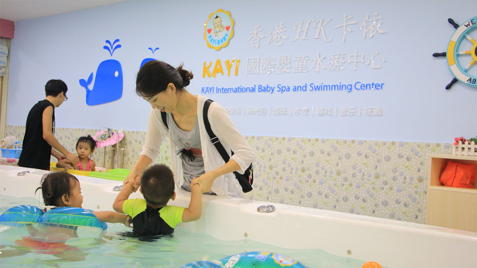山东游泳馆加盟香港卡依婴童游泳设备第壹厂家