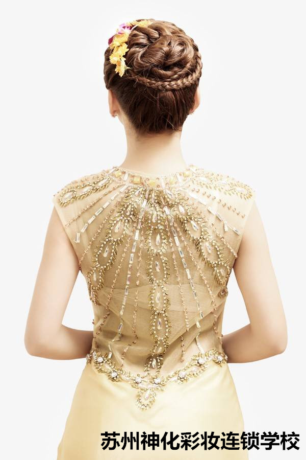 苏州相城区东桥哪里有学新娘化妆?新娘盘发的