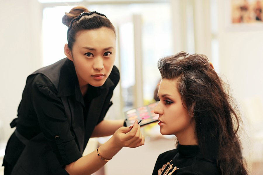 佛山学化妆哪里好?
