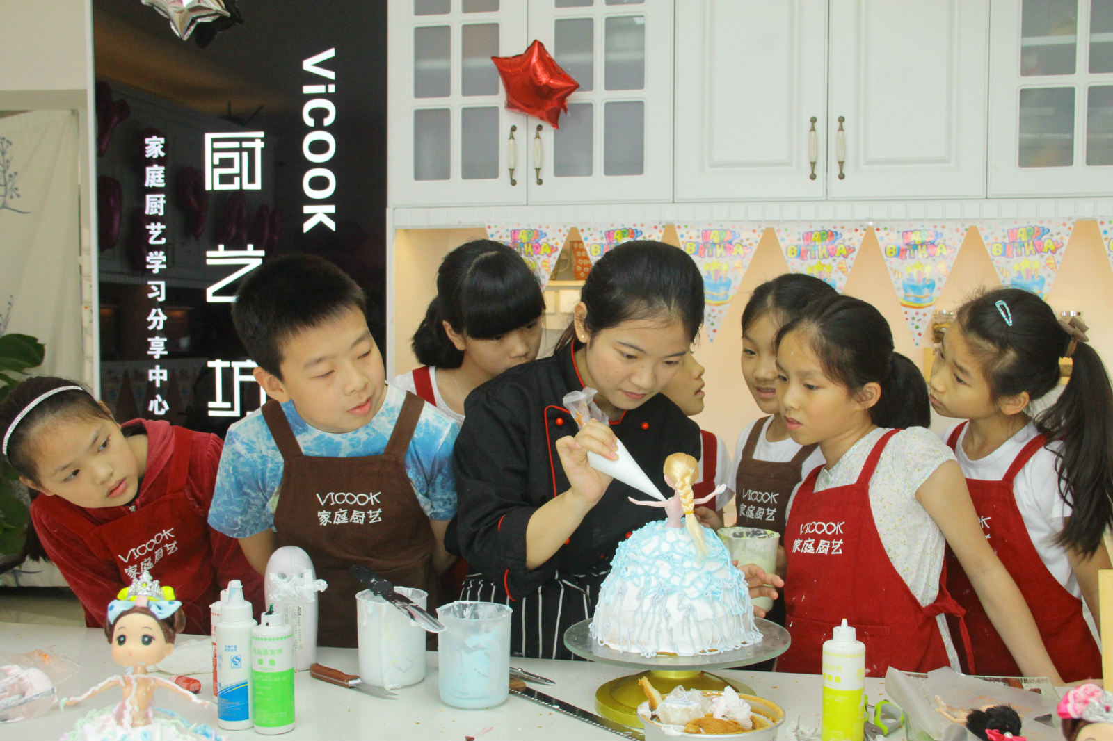 定制主题生日趴 就在ViCOOK家庭厨艺培训中