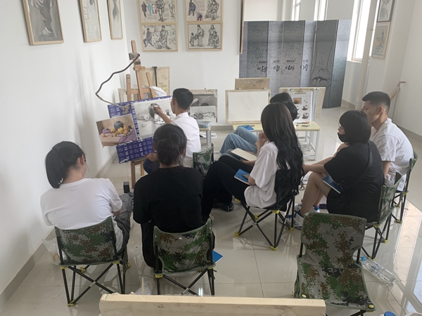 天津东丽美术生集训费用,校尉美术高考美术培训画室