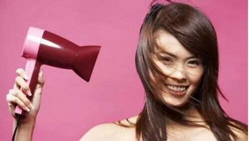 吹风造型技术:手吹大花的五大步骤和技巧 哪里