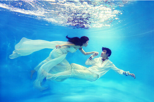 广州水下婚纱摄影_广州国际车展水下时尚