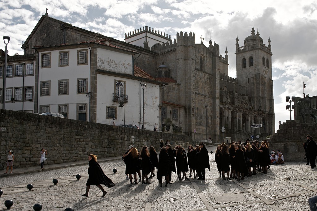 葡萄牙波尔图大学留学需要什么手续?费用一年