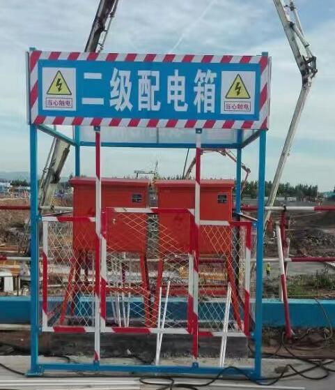 青岛防护棚 配电箱防护棚确保防护棚下行走人员的安全