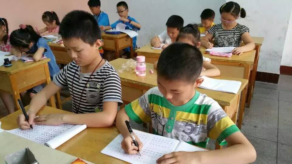 襄阳二汽钢笔字培训班有哪些?襄阳艺海美校,为