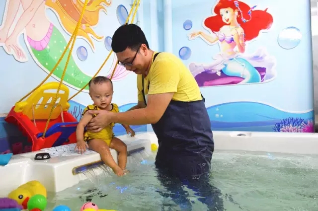 多大的婴儿游泳馆才能开展水育拓展课程?