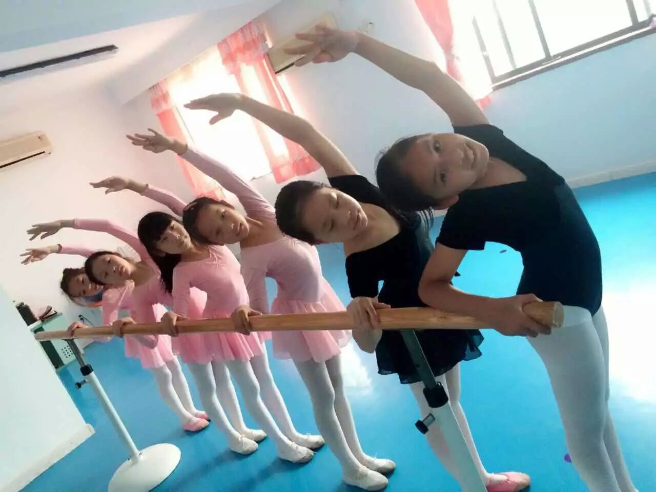 宝山高境镇专业芭蕾培训班 艺盈舞蹈首选